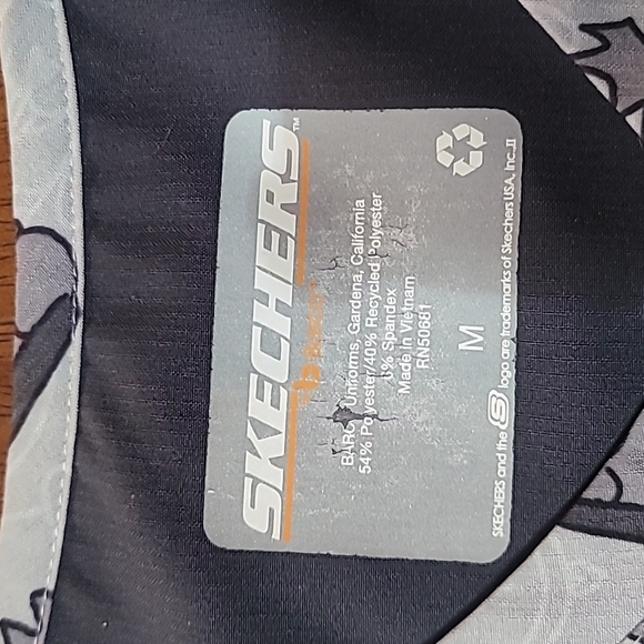 Skechers scrub top - Picture 2 of 4